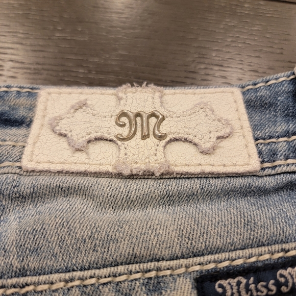 Miss Me Womens Dark Blue Flat Front Buttoned Denim Jean Mid Shorts Size 26 - Picture 4 of 7